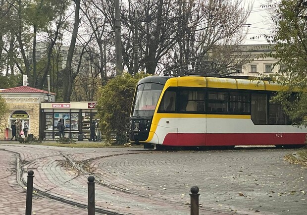 В Одессе снова остановились трамваи и троллейбусы. 