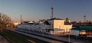 Слышны автоматные и пулеметные очереди: оккупанты вывозят уцелевшее из Полог в Запорожской области