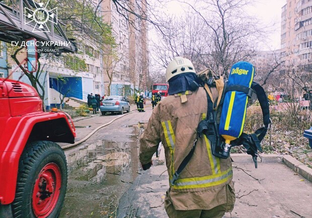 В Одессе на пожаре спасли 16-летнюю девушку. 