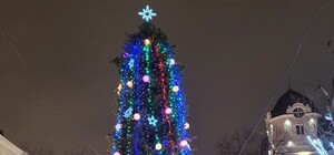 На Дерибасівській таки встановлюють новорічну ялинку