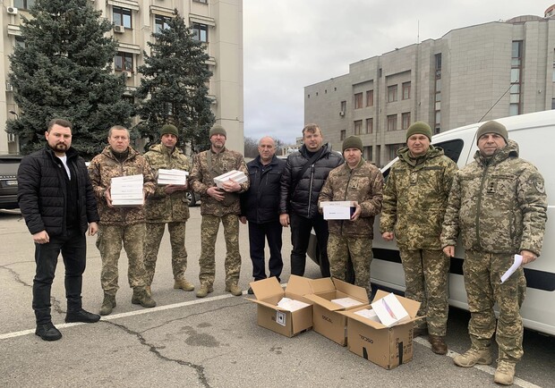 Аграрии Одесской области передали тепловизоры и планшеты для военных. 