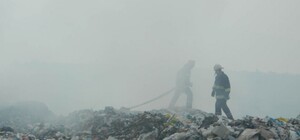 Многолетний пожар на свалке в Макуховке грозит обвалом