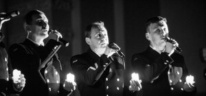 Зі свічками: у Філармонії оркестр ВМС провів концерт, незважаючи на відключення світла