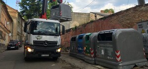 Яке скло можна викидати у контейнери для склотари у Львові