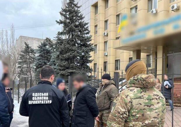 В Одессе работник суда "предупреждал" уголовников о запланированных обысках. 