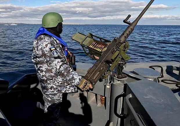 Головнокомандувач Валерій Залужний повідомив, що Росія використовує у Чорному морі надводні дрони. 