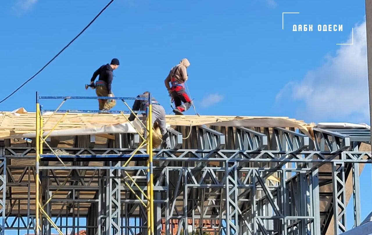 На Фонтані демонтували черговий нахаббуд