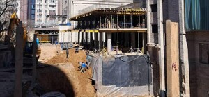 В Аркадії нахаббуд готелю захопив землю