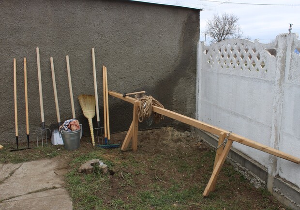 Необычный эксперимент: на кладбище в Одесской области будут бесплатно выдавать инвентарь для ухода за могилами. 