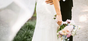 Стало известно, сколько в Киеве поженилось пар и родилось малышей за год войны