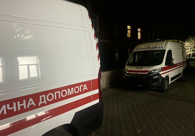 На селищі Котовського в Одесі двоє електриків отримали опіки через пожежу в щитовій. 