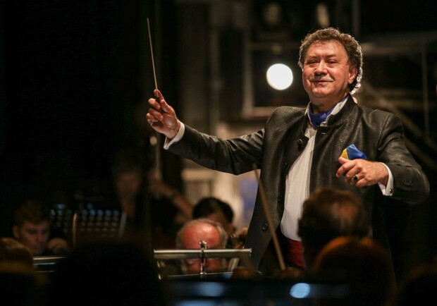 З Одеської опери звільнили головного диригента через фото із чоловіком путіністки Нетребко. 