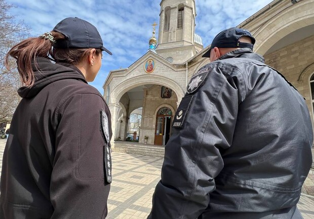 На Великдень за порядком в Одеській області стежитимуть понад дві тисячі поліцейських. 