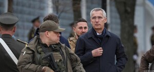 Генсек НАТО Столтенберг приехал в Киев: фото, видео