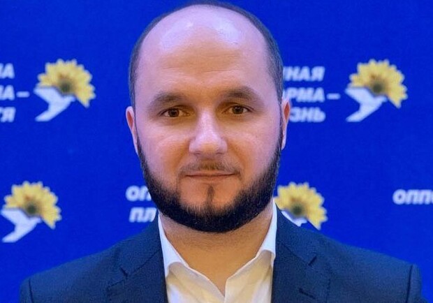 Депутат Одеської міської ради від ОПЗЖ втік до Росії та співпрацює з кумом Путіна. 