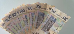 Некоторые запорожцы, жилье которых пострадало от обстрелов, получают 15 000 гривен