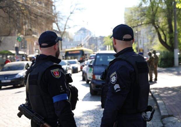 Величезні пробки та багато поліції: як минають роковини трагедії 2 травня в Одесі. 