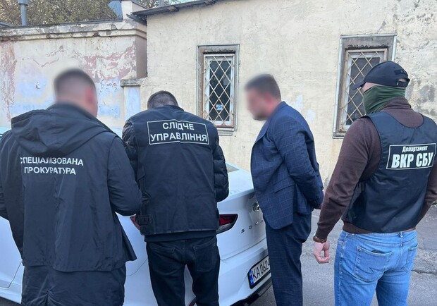В Одесі заарештували командира відділення, який видавав себе за посадовця РТЦК та СП. 