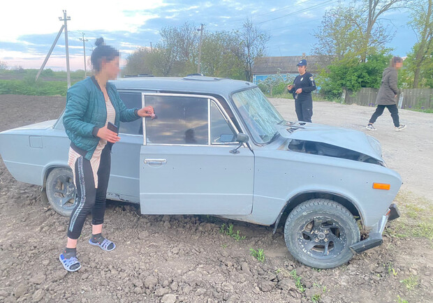 На Одещині п'яна 19-річна дівчина на легковику врізалася у віз із дітьми. 