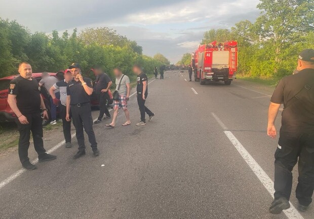 На трассе Одесса – Рени столкнулись три автомобиля: есть пострадавшие. 