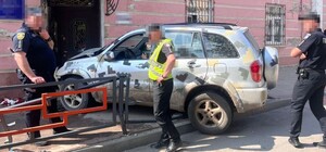 Суд взяв під варту п’яну водійку, яка наїхала на поліцейську в Яворові