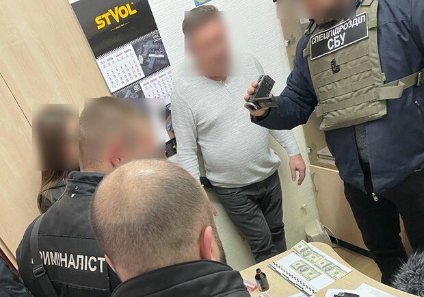 В Одесской области таможенник попался на взятке в 600 долларов. 