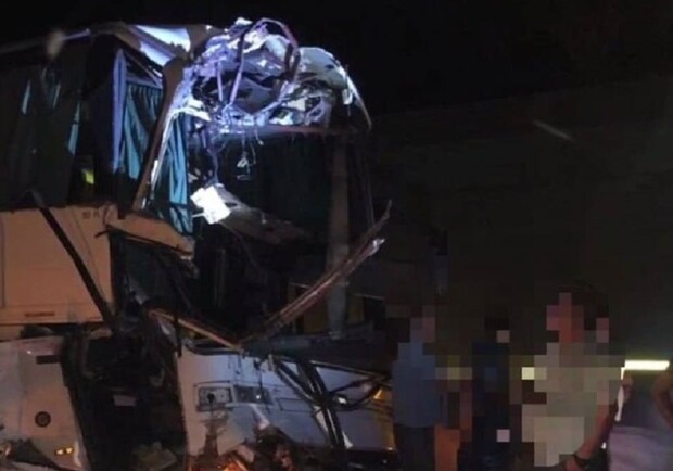 В Одесской области рейсовый автобус столкнулся с грузовиком: пострадали 11 человек. 