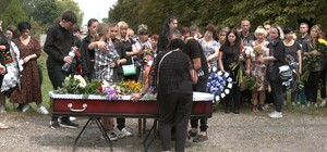 В Запорожской области попрощались с двумя девушками из дуэта similar girls