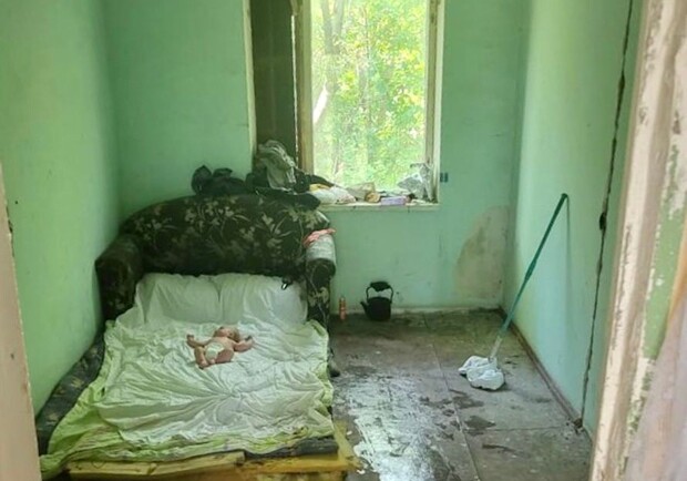 Под Одессой переселенка из Харьковской области жила с младенцем жила в заброшке. 