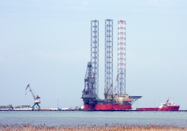 Британская разведка: в Черном море идут бои за газовые и нефтяные платформы между Крымом и Одессой. 