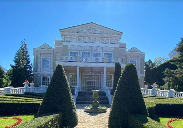 В Одесі продають резиденцію за майже 10 мільйонів доларів. 