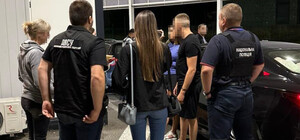 У Львівській області затримали 26-річну вінничанку, яка везла повій в Європу