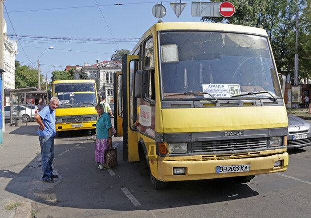 Как курсируют маршрутки вместо двух трамваев в Одессе. 