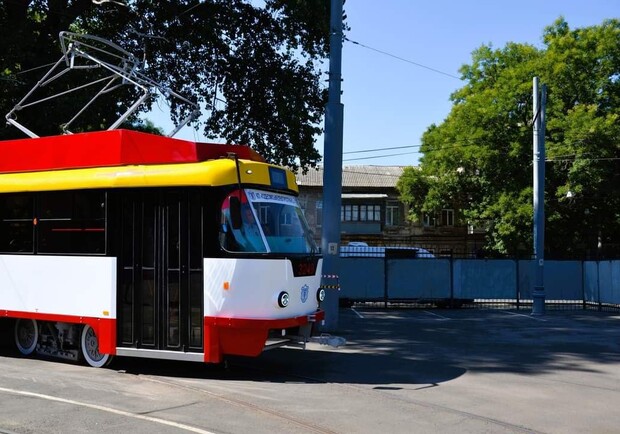 В Одессе выпустили первый трамвай с системой кондиционирования салона. 