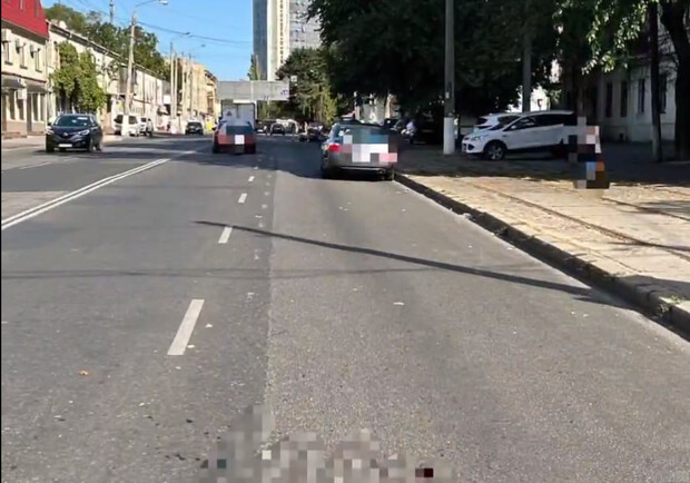 В Одесі на скутері та мотоциклі збили двох пішоходів. 