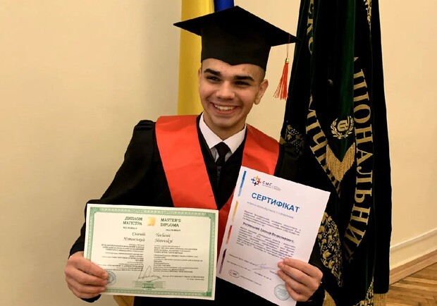 24-річний випускник одеських вузів отримав п'ять дипломів і йде на рекорд України. 
