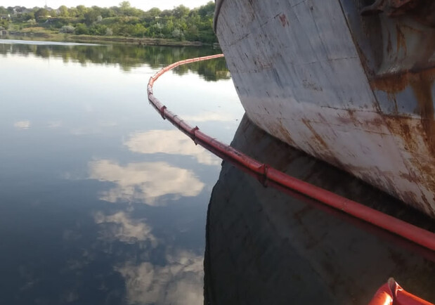 Сухой лиман в Одесской области загрязнили нефтепродуктами с судна. 