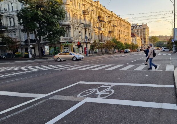На Тираспольской площади установили новые знаки дорожного движения и нанесли разметку. 