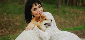 Даша Астаф’єва звинувачує ветклініку у вбивстві її собаки