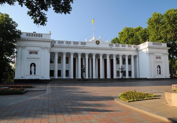 На нескольких одесских депутатов составили админпротоколы о нарушении языкового закона. 