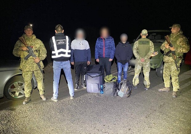В Одесской области задержали двух мужчин, которые пыталсь сбежать за границу. 