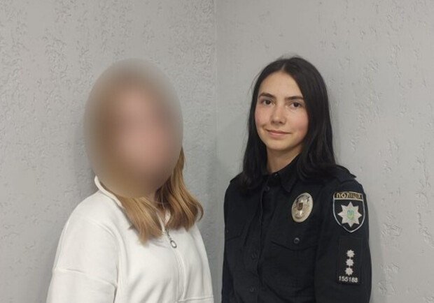 На Одещині 13-річна дівчина вкрала у батьків 23 тисячі доларів та поїхала з хлопцем за кордон. 