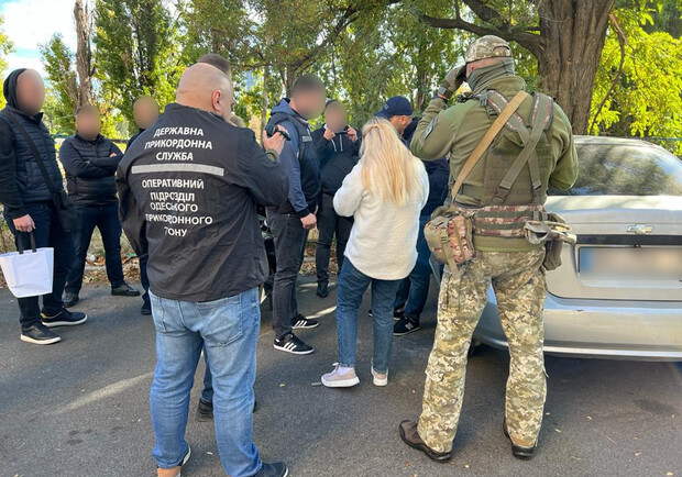 В Одессе мужчина вербовал украинок в бордели. 