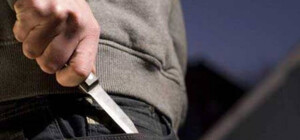 У кафе в Дніпрі охоронець вдарив ножем одного із відвідувачів