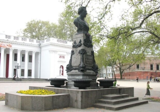 В Одессе могут рассмотреть демонтаж памятника Пушкину и переименование улицы, названной в честь поэта. 