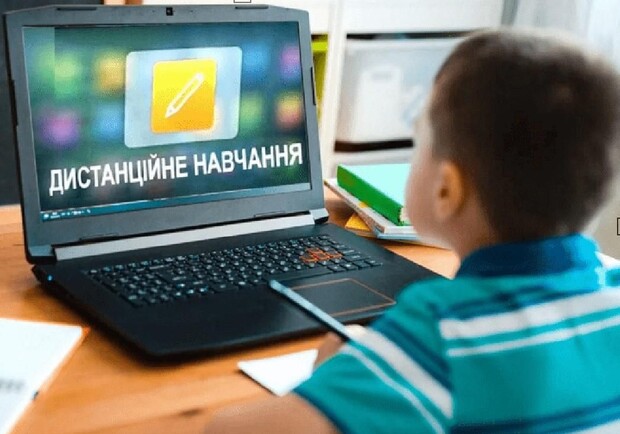 Из-за непогоды школы Одессы завтра будут заниматься дистанционно. 