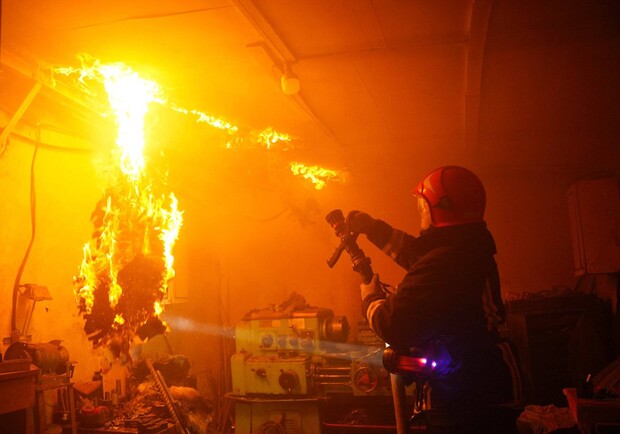 В Одессе горел завод. 