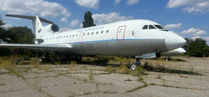 В Одесі за борги продають літак, який не може літати