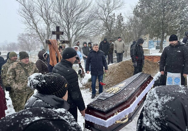 На Одещині попрощалися з мінометником, який загинув на Луганському напрямку. 