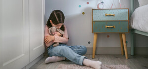 В Днепропетровской области мужчина неоднократно насиловал малолетнюю дочь сожительницы